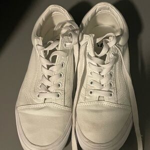 Classic White Sneakers. Vans Old Skool size 7 ladies
